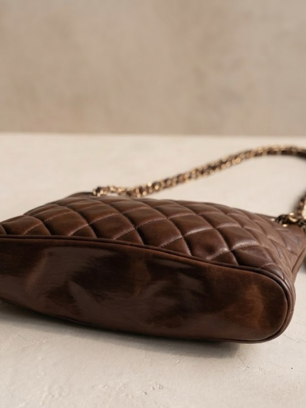 Authentic CHANEL Matelasse Quilted Leather Shoulder Bag with Gold Chain - Picture 13 of 14